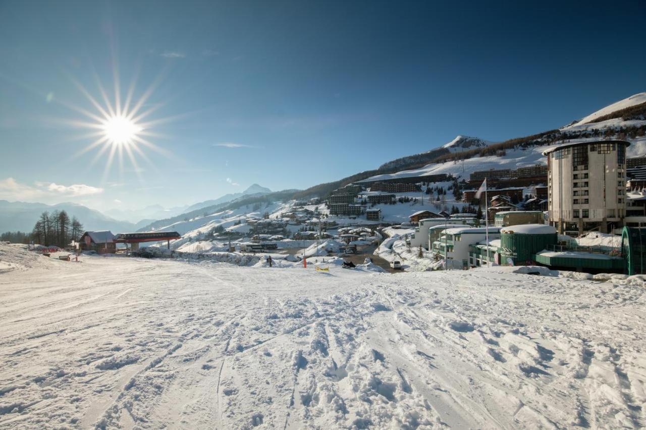 Teleo Vacanze - Villaggio Olimpico Di Colle Sestriere Exteriör bild