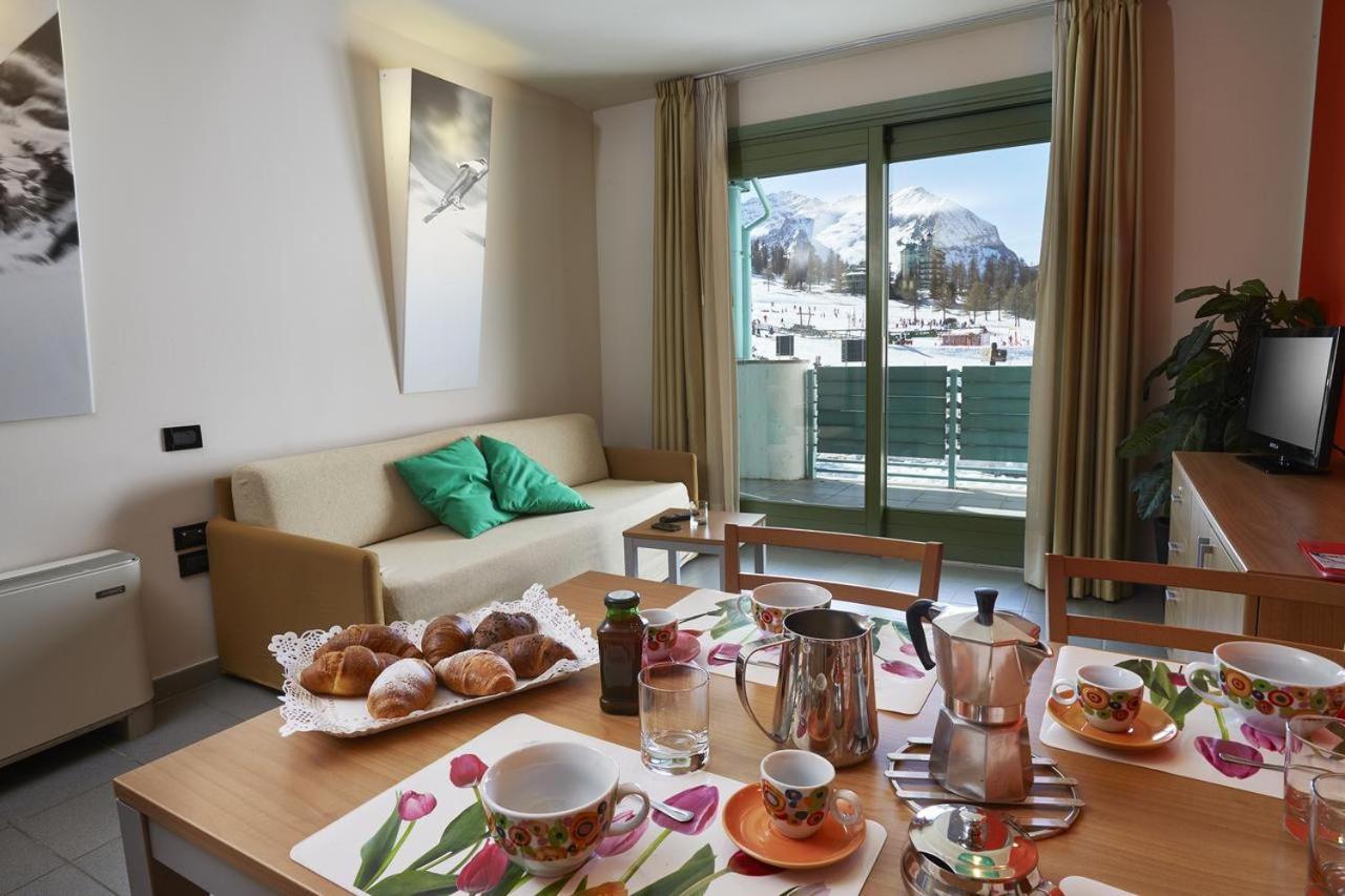 Teleo Vacanze - Villaggio Olimpico Di Colle Sestriere Exteriör bild